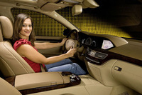 Soraya López, la voz española en el Linguatronic de Mercedes