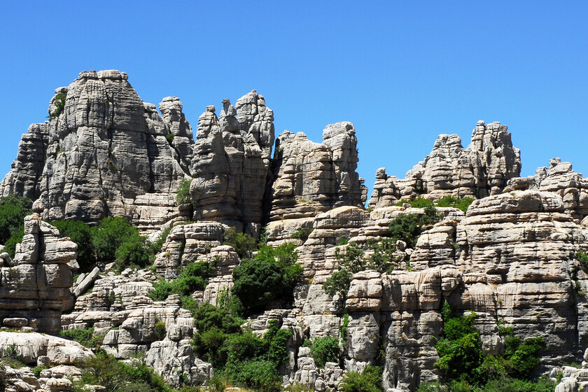 Parece China, pero es la ruta entre esculturas de roca más bonita de España y se llega por un sendero fácil precioso en invierno