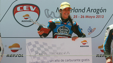 María Herrera deja marca en la historia: es la primera mujer que gana una carrera del CEV