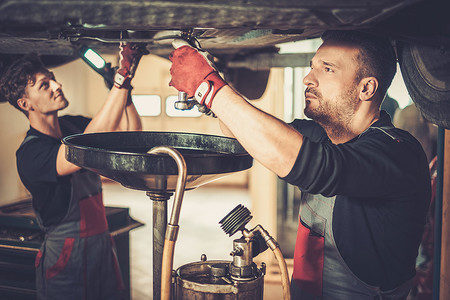 Lubricantes: lo que debes saber de la sangre de tu motor