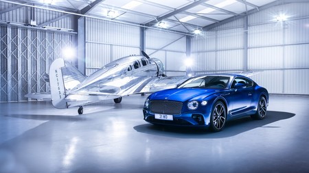El nuevo Bentley Continental GT bebe del diseño atemporal de un avión de lujo de los años 30: el Spartan Executive