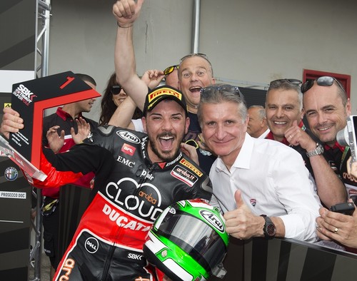 Superbikes Italia 2015: Davide Giugliano vuelve por todo lo alto