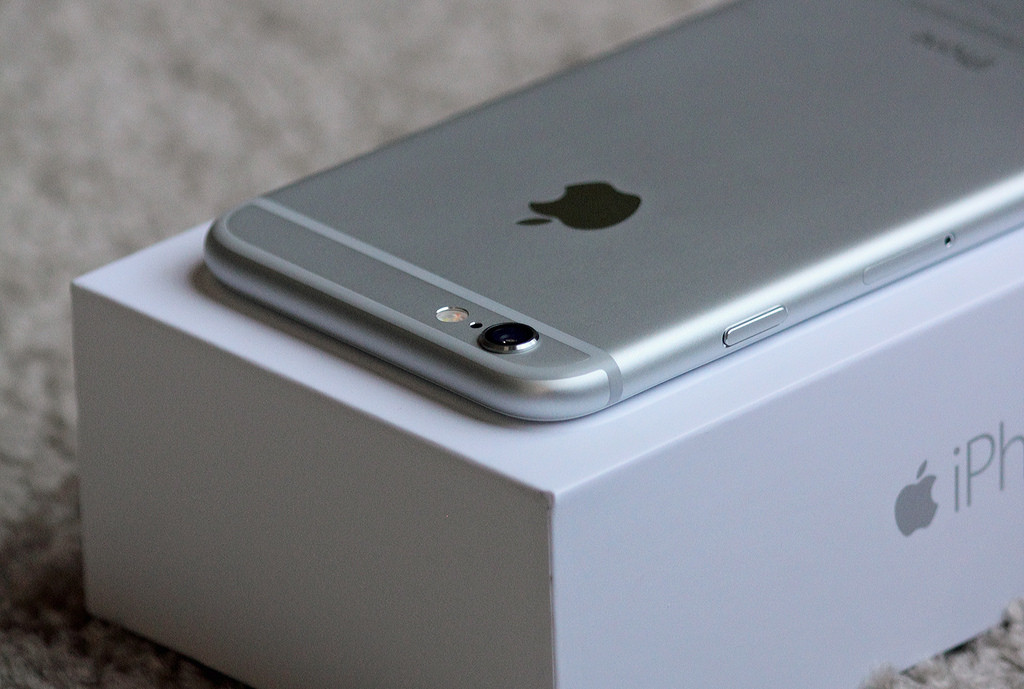 El adolescente que provocó una crisis a Apple con una batería de 10 dólares
