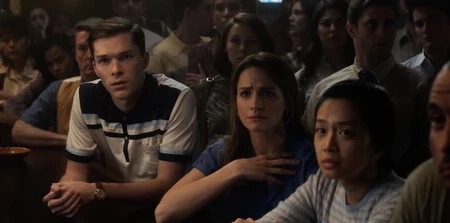 ダニーはもちろんカレンと一緒に前哨基地のような場所にいる。