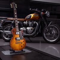 Triumph y Gibson se unen para crear una preciosa Bonneville T120 solidaria al estilo Les Paul 