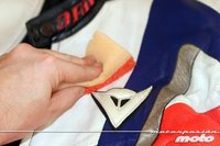 Limpiando e impermeabilizando la ropa de cuero, con Zeibe