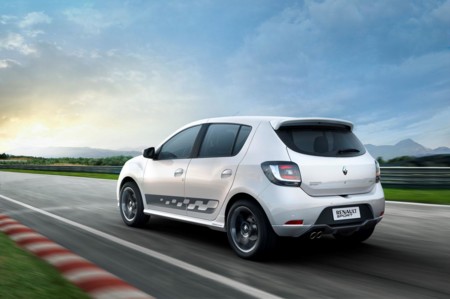 Así luce el Renault Sandero RS en circuito