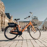 Hay una guerra entre coches y bicis por quedarse con las calles y París ha elegido bando: será una "ciudad 100% bici friendly" en 2030