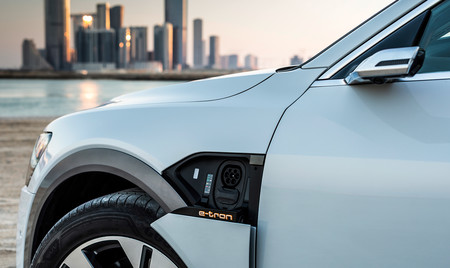 Audi estrena el estándar de lenguaje para que el coche eléctrico pueda aportar energía al hogar y gestionarla