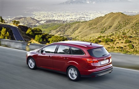 ford-focus-2014-06-1000.jpg