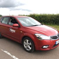 Sale a subasta el 'coche barato' de Top Gear: ¿pagarías 800 euros por este Kia Cee’d publicamente maltratado? 