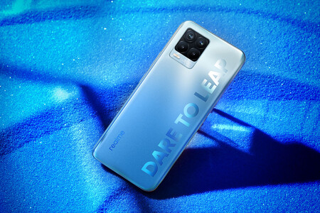 Realme 8 Pro: el nuevo miembro del club de los 108 megapíxeles también presume de carga rápida