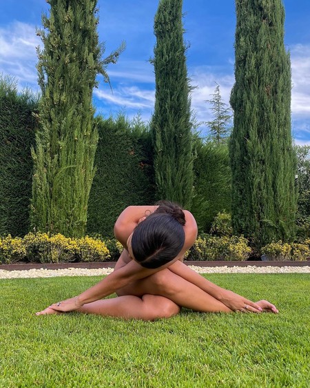 Cristina Pedroche posa cual anuncio de Sanex en este desnudo trapecista en Instagram: la envidia de todo lumbálgico/a