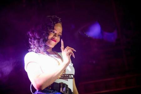 ¿Crisis? Preguntadle de eso a Rihanna y que os cuente el pastizal que se va a dejar en multas