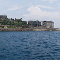 En 1890 Mitsubishi compró una isla, levantó una ciudad y trasladó a 5.000 trabajadores con un solo objetivo: extraer carbón