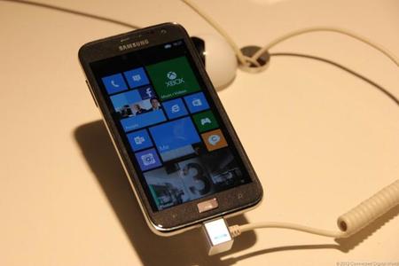 Samsung y Microsoft quieren competir con Blackberry en el mundo empresarial
