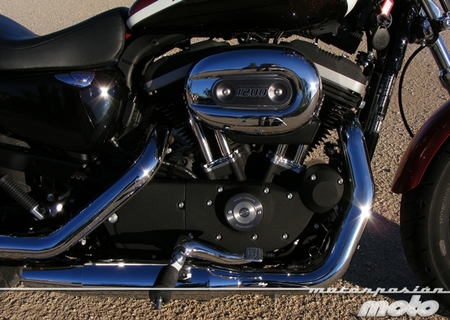 HD_XL1200CA