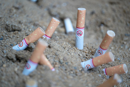 A la hora de dejar de fumar ¿son efectivos los chicles y parches de nicotina?