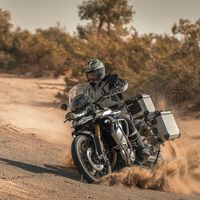 La Voge 900 DSX es una trail china con motor BMW, mucho equipamiento para el A2 y un precio sin competencia