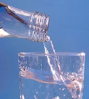 Agua y pérdida de peso: Cogidas de la mano