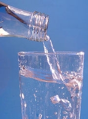 Agua y pérdida de peso: Cogidas de la mano