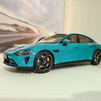 He podido ver las maquetas de los Xiaomi SU7 en persona y os lo confirmo: quiero una en mi estantería  