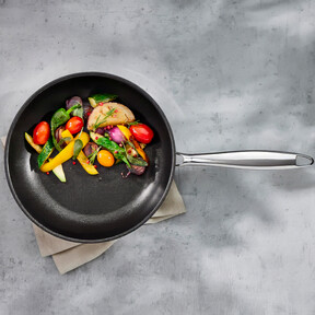 Lidl vende una sartén por menos de 10 euros ideal para preparar la tortilla de patatas y disfrutarla en el aperitivo 