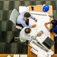 Los autónomos son los emprendedores que antes pagan sus facturas; las grandes empresas, las que más tardan