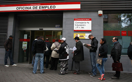 El desempleo no es del 15,3%, la alfombra de los ERTE y los nuevos inactivos maquilla la dura realidad