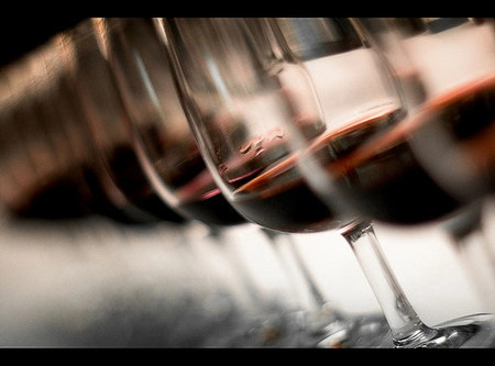 Manchas de vino que desaparecán con estos trucos