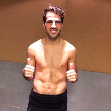 Sí, como lo oyes, Cesc Fábregas va a tener una hermanita
