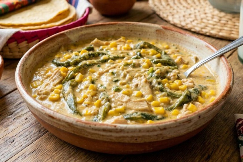 Cómo hacer pollo con rajas con crema: usa el muslo para que tenga más ...