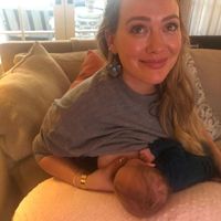 El sincero mensaje de Hilary Duff acerca de los retos de la lactancia y el difícil momento del destete