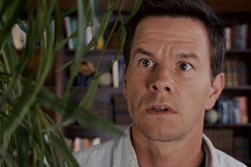 Fui al cine a ver esta peli de ciencia ficción con la mejor intención. Lo que me encontré fue un tostón con Mark Wahlberg hablando a una planta