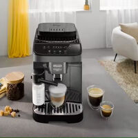 Con 80 euros de rebaja, esta cafetera automática De’Longhi prepara espressos y capuchinos muy cremosos 