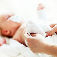 Cómo vestir a tu bebé recién nacido y cómo debe ser su ropita