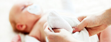 Cómo vestir a tu bebé recién nacido y cómo debe ser su ropita