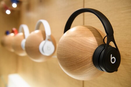 Aumentan los rumores de nuevos HomePod y AirPods Studio: Apple deja de vender auriculares y altavoces de terceros