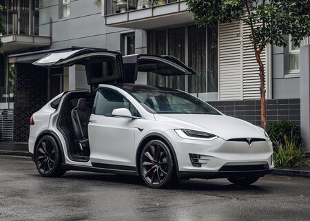 Tesla Model X 2017 1600 04