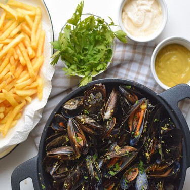 Moules frites, los mejillones al estilo belga que nunca fallan