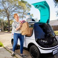El Nuro R2 es un coche eléctrico de reparto autónomo que mezcla Glovo con un Amazon Locker, y está a punto de llegar