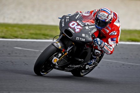 Andrea Dovizioso tampoco está contento con su Ducati: "tendremos que mejorar a la moto en curva"
