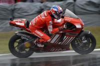 Stoner consigue la pole mientras los de Michelin se ahogan en Brno