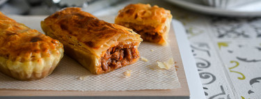 Agujas de ternera: receta fácil del tradicional hojaldre madrileño relleno de carne