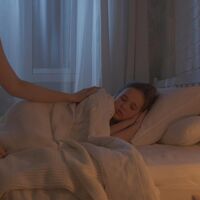 "Mamá, ¡no apagues la luz!": cómo lidiar con el miedo de los niños a la oscuridad, desde mi experiencia