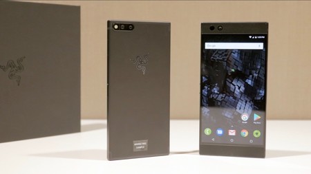 ¿Son 500 mAh más de batería mejor que un conector minijack? Razer cree que sí