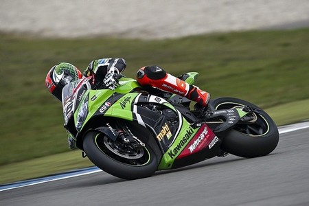 Superbikes Italia 2013: Tom Sykes vuelve a volar un sábado más y consigue la Superpole