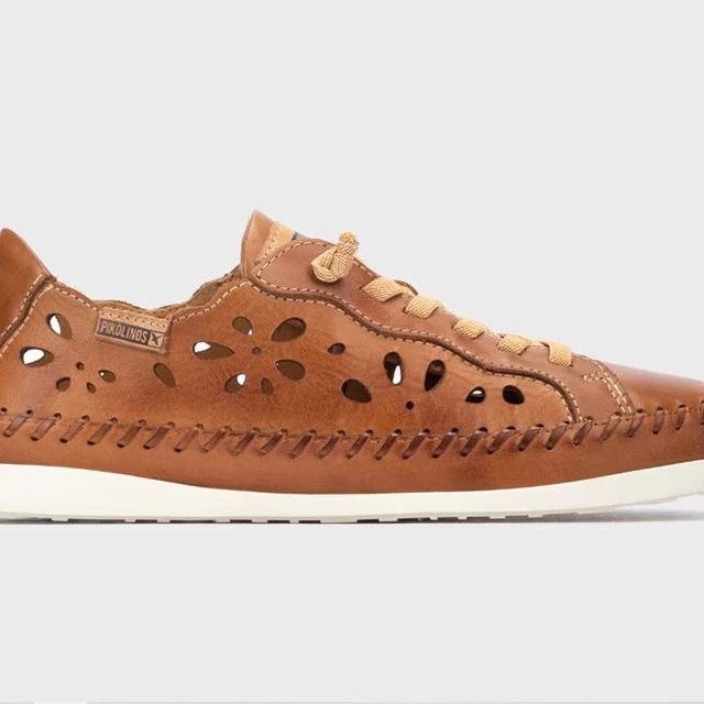 Zapatillas de mujer de piel con cordones elásticos

