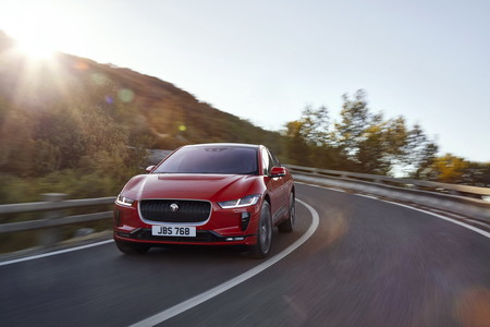 El Jaguar i-Pace está listo y no le tiene miedo al futuro ni al Tesla Model X