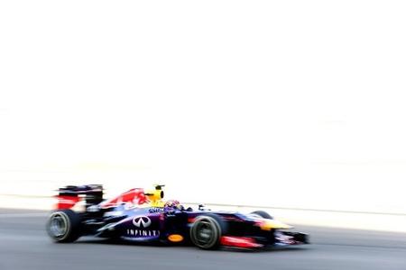 Mark Webber da la campanada y se lleva la pole en el Gran Premio de Abu Dabi